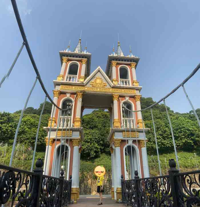 龙凤山庄-"龙凤山庄听说风景不错,是要门票的,没来过.