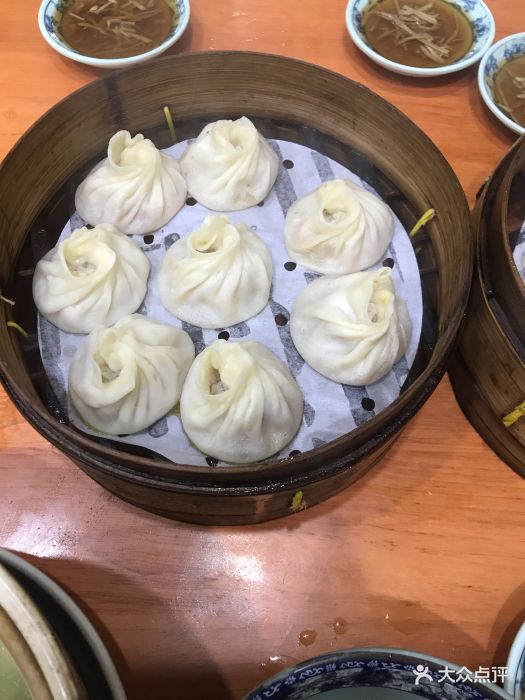 沪市公司发力“德信官方网站双节”消费:餐饮、文旅、出行全线升温