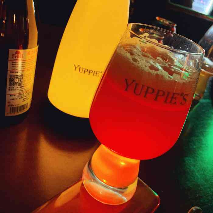 yuppie"s pub-"唐冶终于有一个像样点的小酒吧了…位置很好.