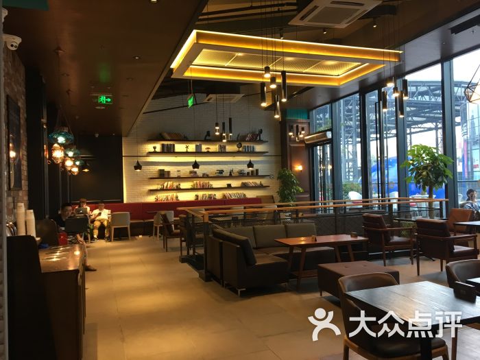 hollys coffee.豪丽斯咖啡(五棵松华熙店)景观位图片 第1张