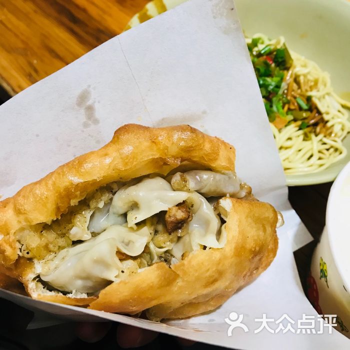 赵师傅油饼包烧麦-图片-武汉美食-大众点评网