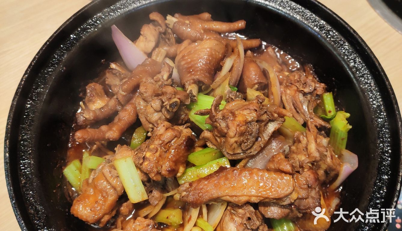 想吃重庆鸡公煲,鸡鸡蛙蛙煲,于是搜了这家川菜馆店