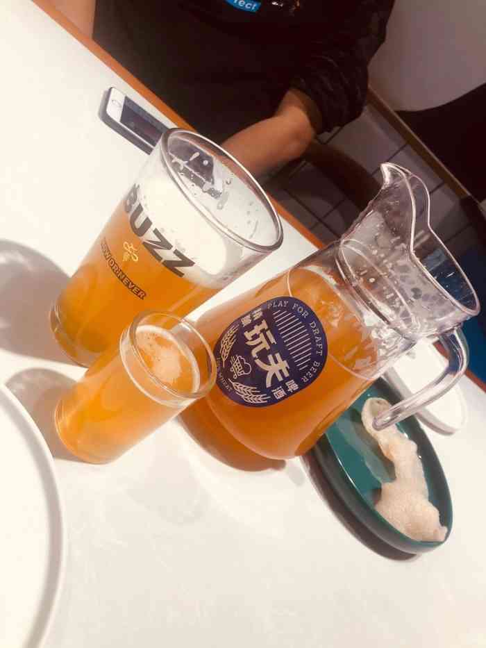 玩夫精酿便利店"之前聚餐的时候朋友买过他们家的啤酒,感觉.