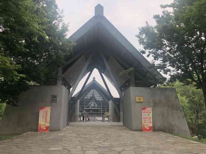 鸿山国家考古遗址公园-停车场