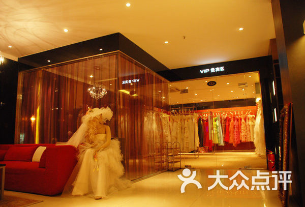 郑州旅行婚纱摄影_郑州婚纱礼服定制店(3)