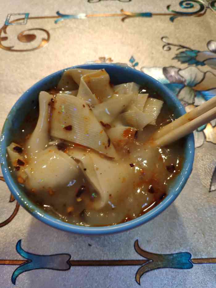 老邢头鸡汤豆腐串(东芬店)-"从外地来的朋友,刚下车就