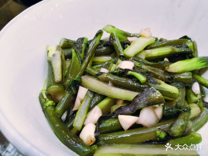 茶油鱼杂红菜苔图片