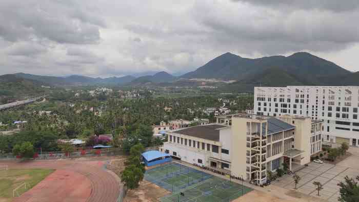 海南热带海洋学院-"海南热带海洋学院是海南三亚第一.