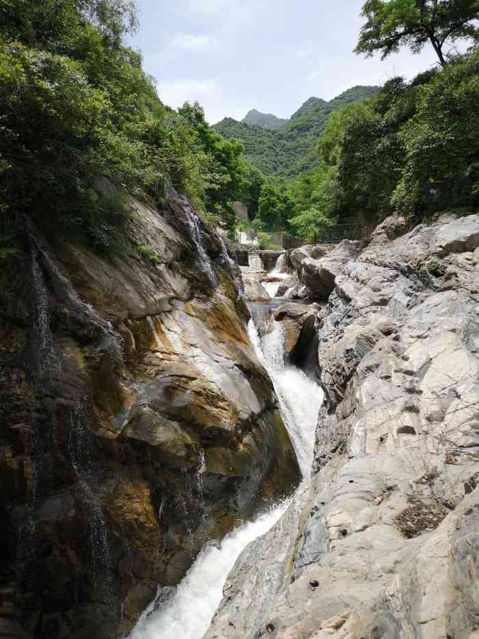 长安高冠峪风景区"交通:高冠瀑布就在西安市长安区距离西安.