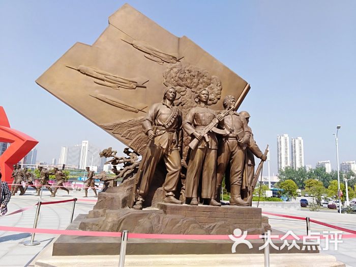 建军雕塑广场图片 第3张