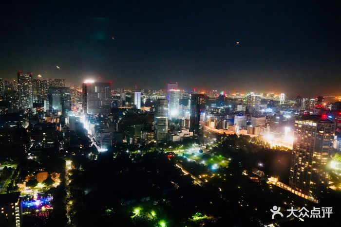 到东京玩怎么可以不去铁塔呢,要知道我对铁.