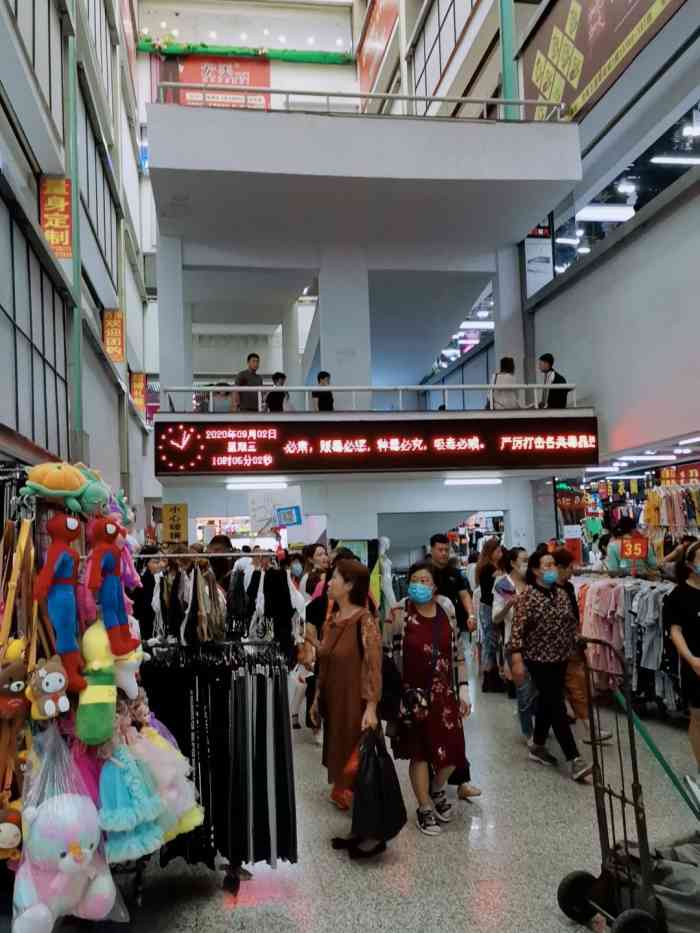 五爱市场服装城东7门(沈阳店)-"五爱街是我去过最大的服装城,去五爱