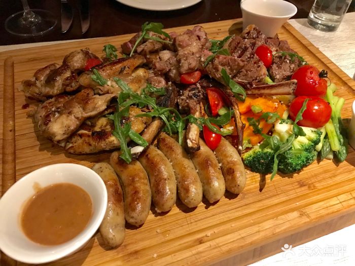 北京粤财jw万豪酒店casalingo意大利餐厅肉类拼盘图片