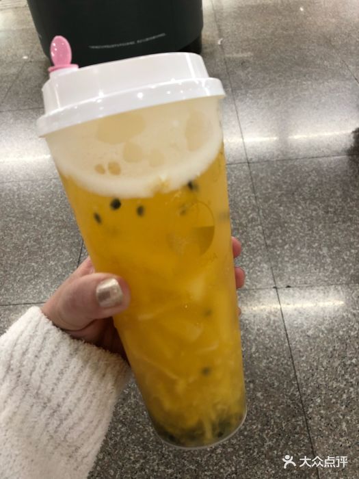 lelecha乐乐茶(日月光店)爆乐百香凤梨图片