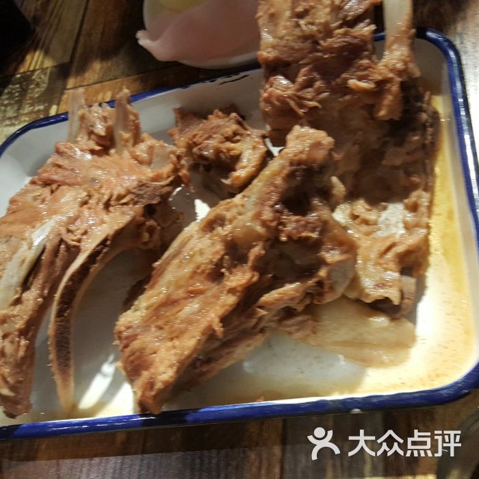 吃惑狼肉骨头东湖店