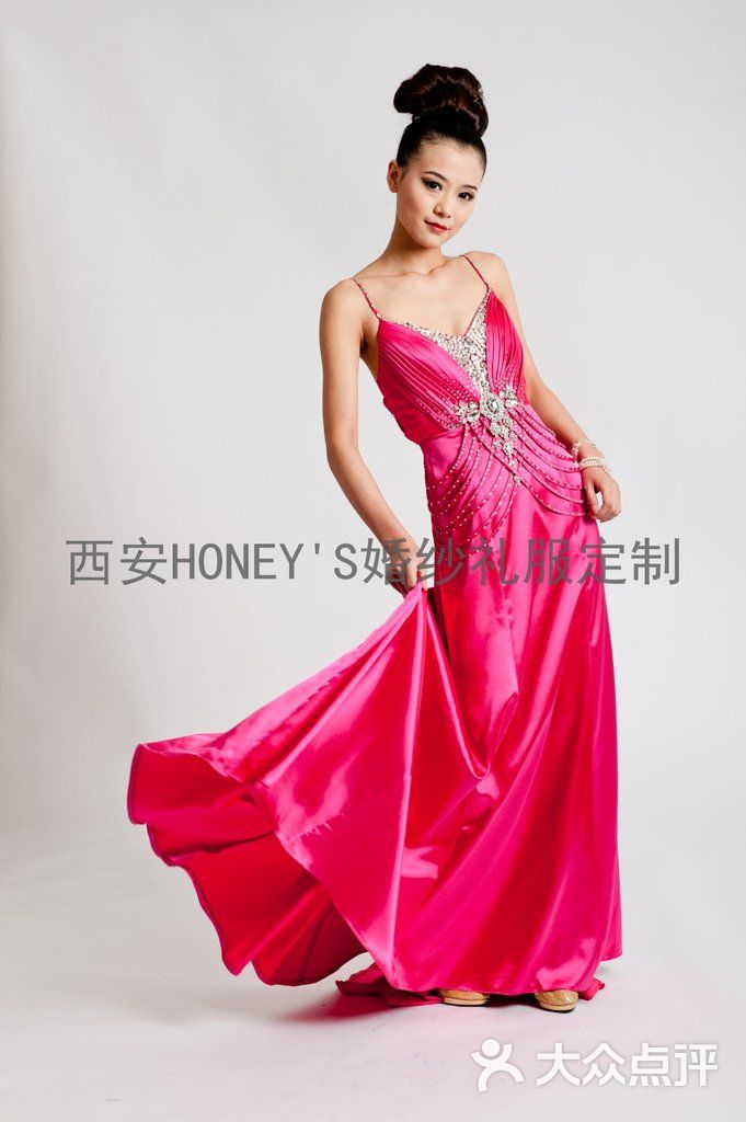 婚纱礼服馆_honey s婚纱礼服馆(3)