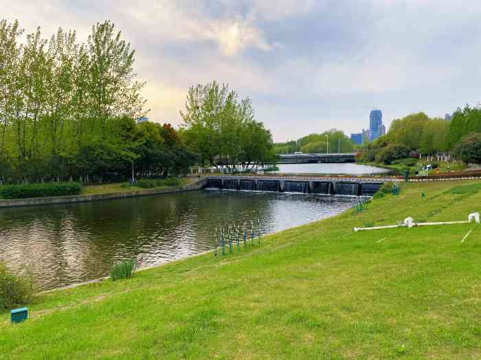 滨湖塘西河公园-