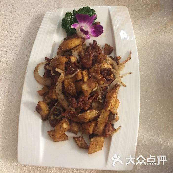 馕丁炒烤肉