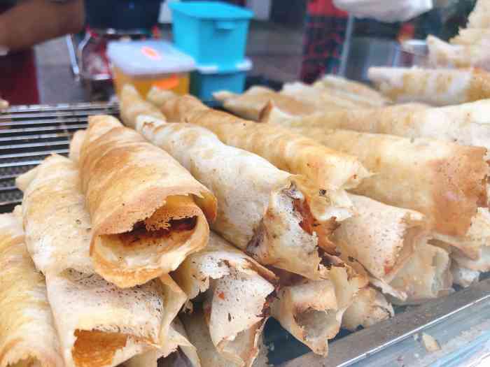 二帅饼卷面筋(北大街店)-"每次来北大街总要买.带脆骨的5块钱两个.