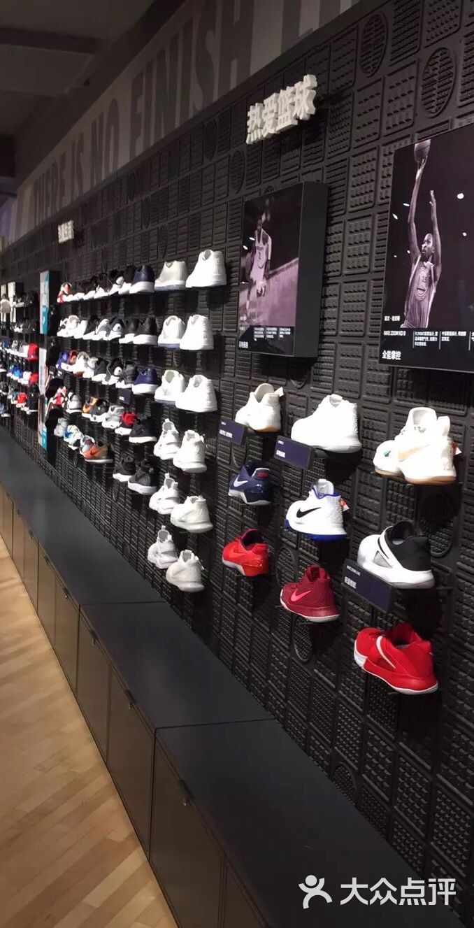 nike(广中换季优惠店)大厅装饰图片 - 第11张
