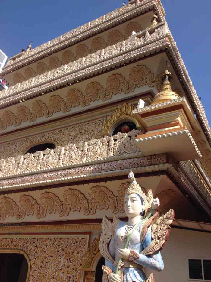 槟城缅甸佛寺-"缅佛寺在卧佛寺的正对面,是槟城唯一的