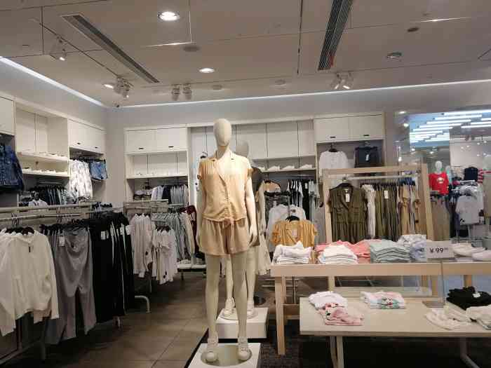 h&m(茂业百货店)-"来秦皇岛出差,在去酒店的路上,正好