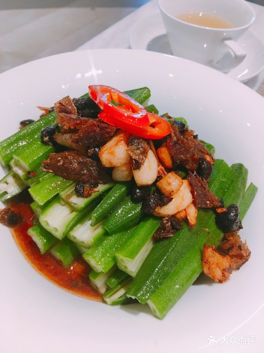 豆豉鲮鱼拌秋葵
