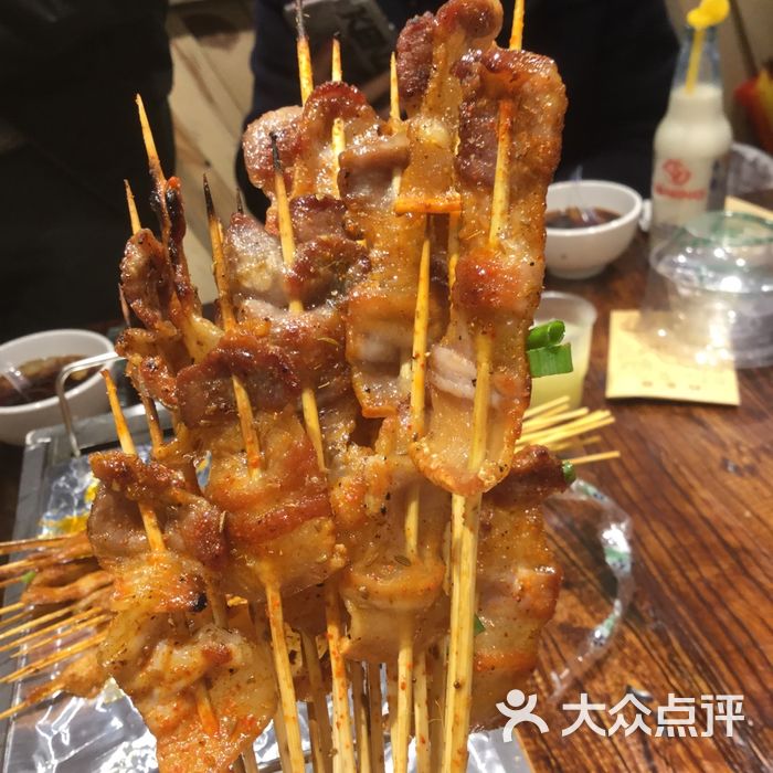一把手南派烤小串烤五花肉图片-北京小吃快餐-大众