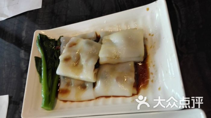 假期过香港玩在深圳住了一晚,早上几老表来.