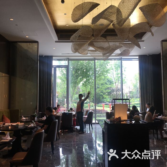 温江皇冠假日酒店彩丰楼中餐厅