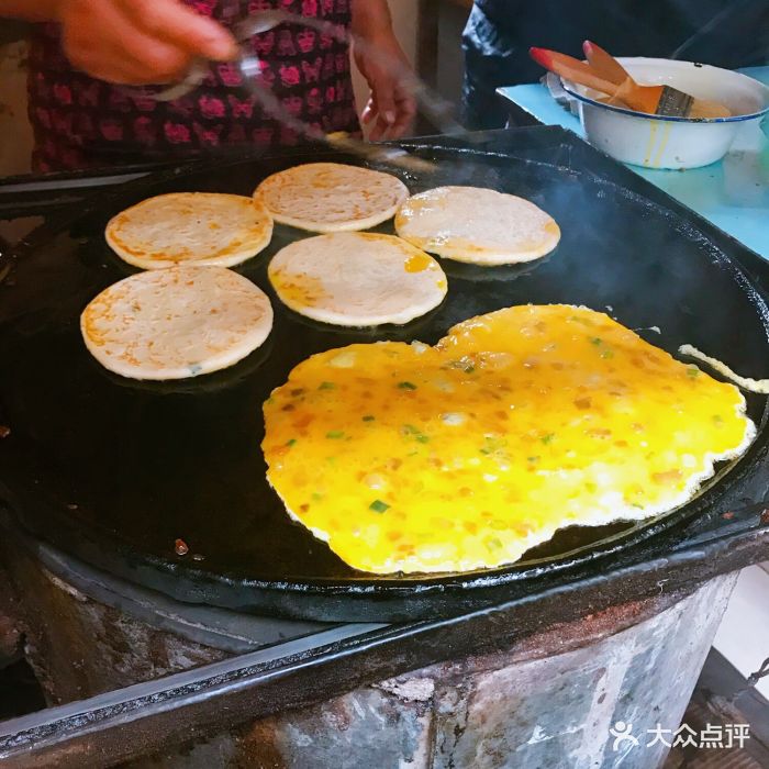 北蔡虹桥蛋饼摊蛋饼图片