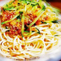 昆明人均工资_昆明机场图片(2)