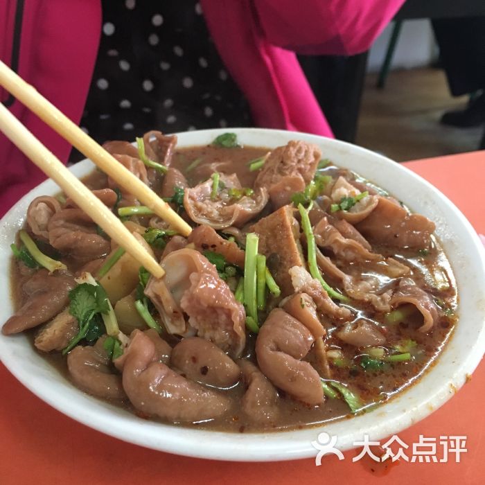 老北京风味卤煮小肠图片 - 第1张