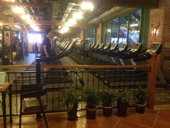 加州铁管健身中心