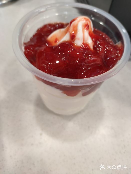 蜜雪冰城·冰淇淋与茶(光明影院店)原味草莓圣代图片