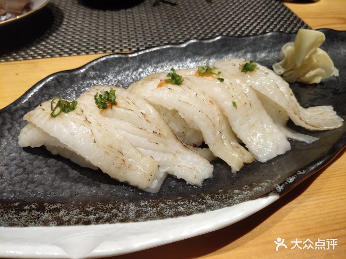 松月自慢料理比目鱼边寿司图片