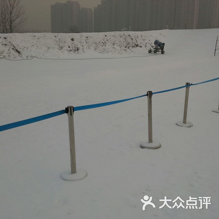 保定植物园滑雪场