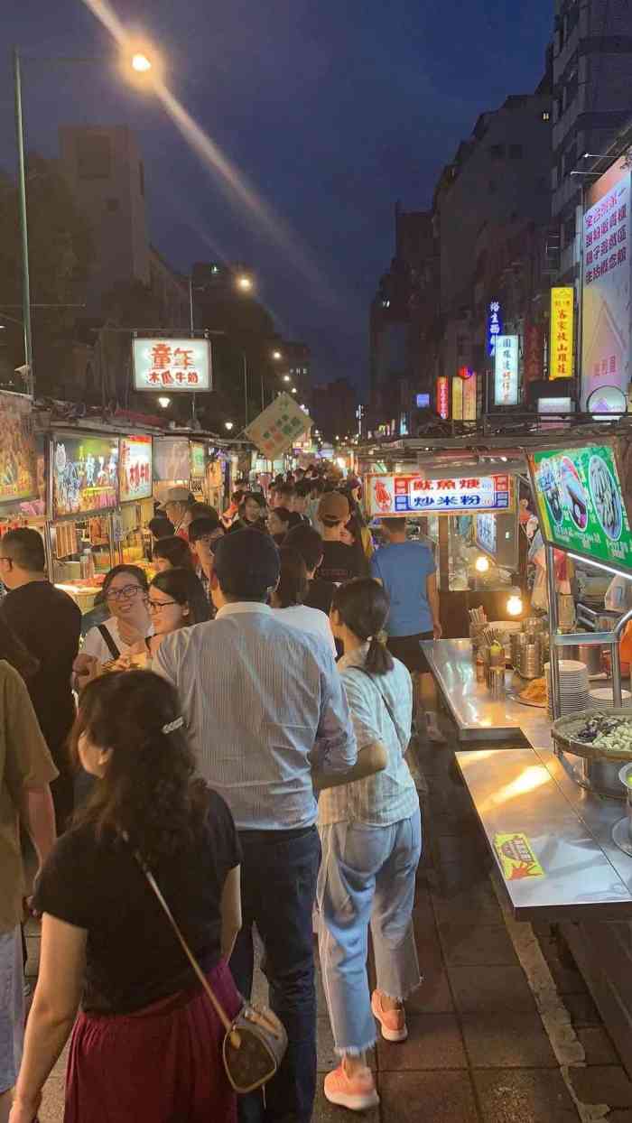 广汉夜市-"来广汉旅游,晚上过来转一转.夜市很热闹,.