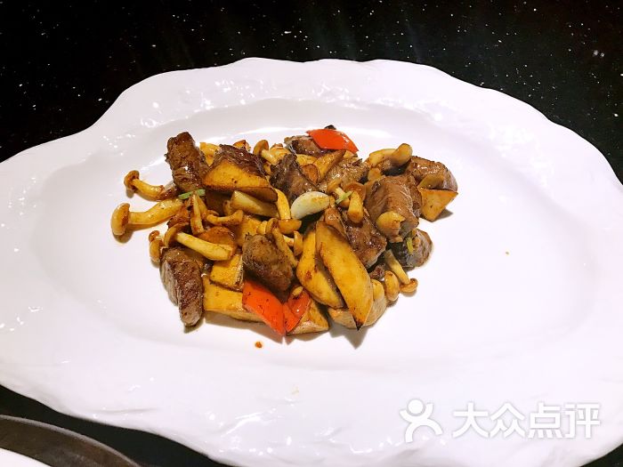 菌菇牛肉粒