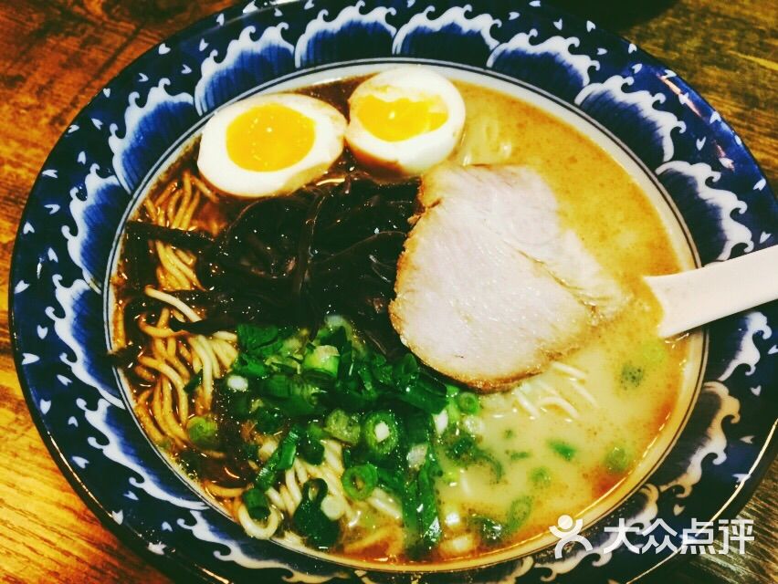 熊本熊黑蒜油豚骨拉面