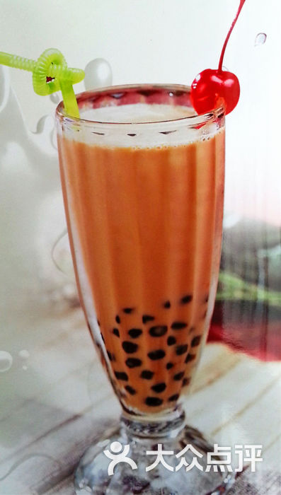 20元每杯(热)焦糖奶茶22元每杯(冷)20元每杯(热)法式榛果奶茶22元每杯