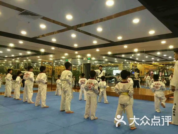 少儿跆拳道培训双教练带课图片 - 第1张
