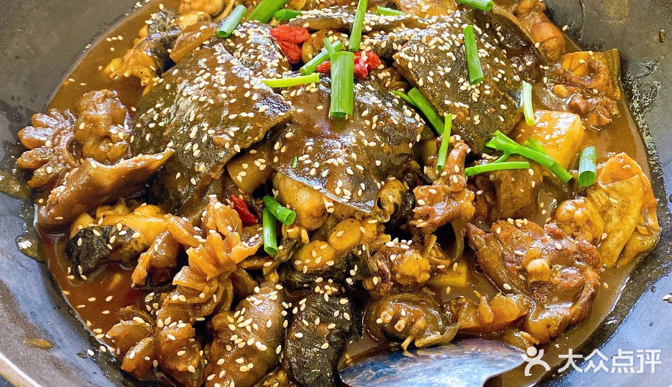 请所有兄弟姐妹移步去铁锅甲鱼,尝尝甲鱼,牛筋