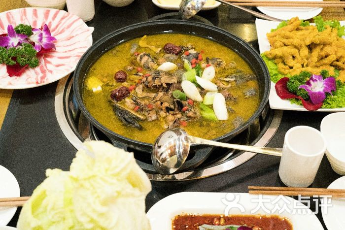 野生菌土鸡火锅