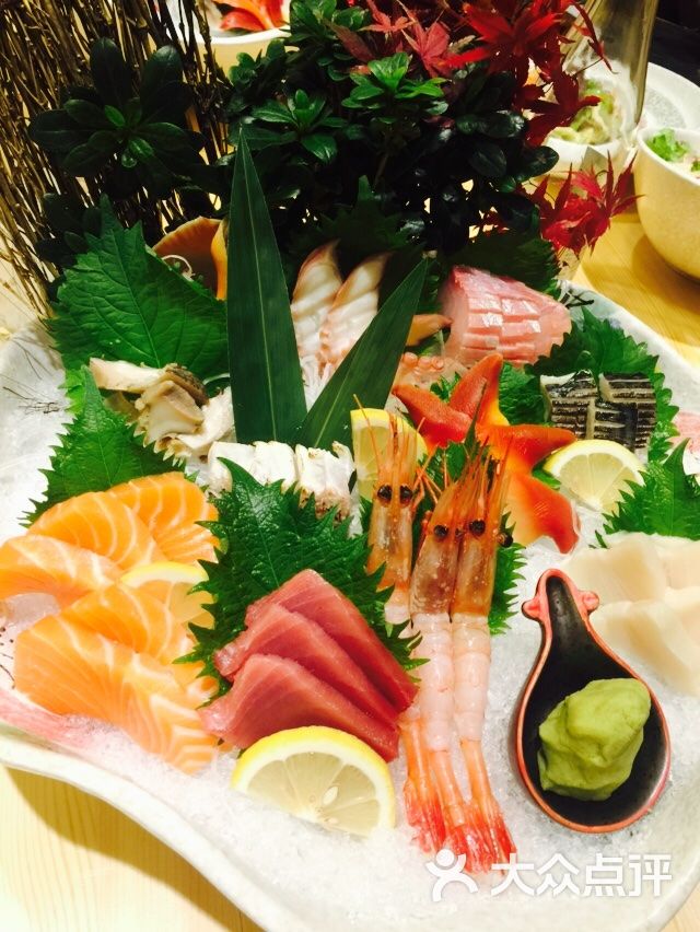 酒井精品日料(凤凰汇店)豪华寿司刺身拼盘图片 第1张