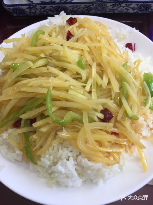 酸辣土豆丝盖浇饭