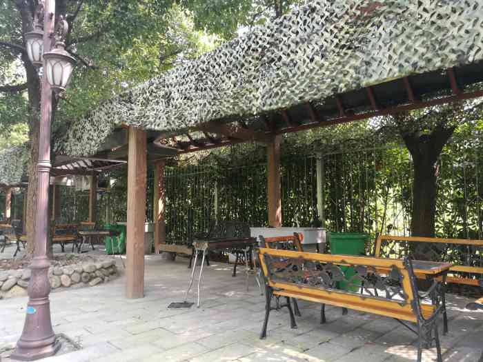 稻香人家烧烤团建休闲度假基地-"这是在桐乡的一家店,是单位来团建的