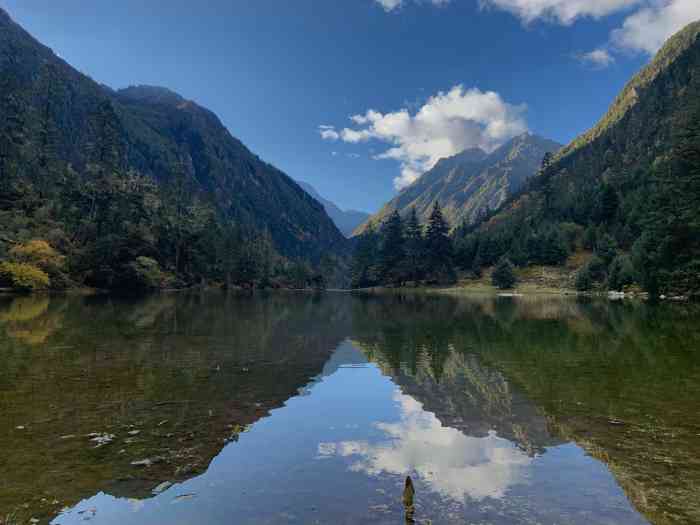 莲花湖景区-"莲花湖位于甘孜州昌德,导航昌德就可以到