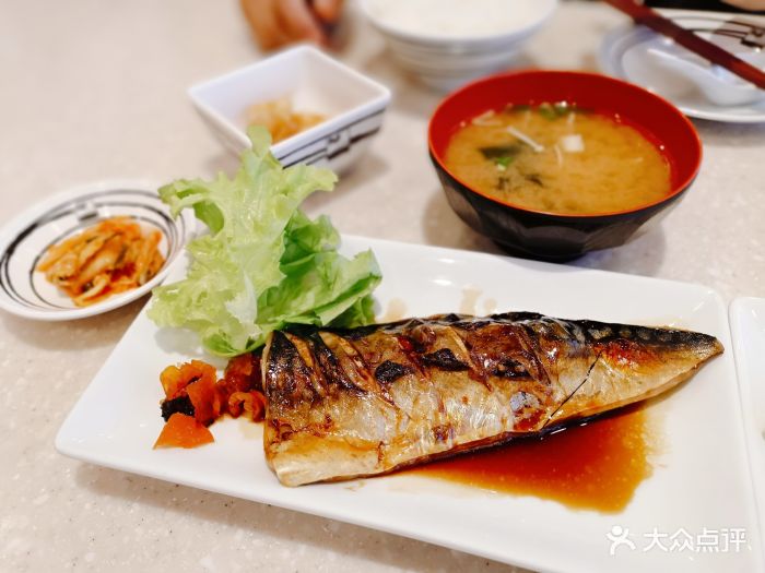 fuji japenese restaurant青花鱼定食图片
