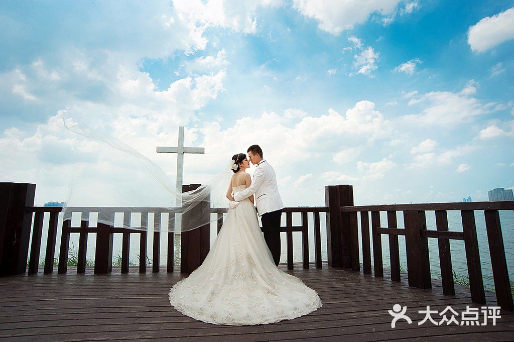 蝴蝶树婚纱摄影地址_婚纱摄影(3)